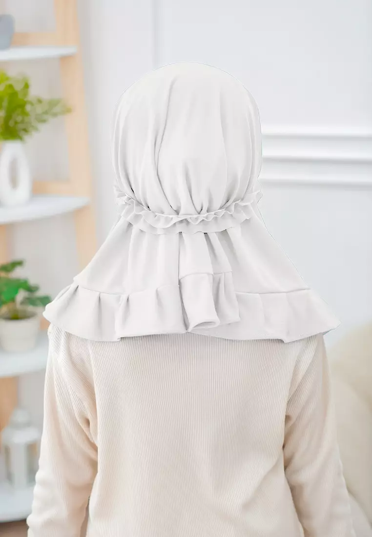Cotton Bee - Ziva Ruffle Instan | Hijab Instan Anak | Kerudung Jilbab Bergo Tali Anak - Broken White - M