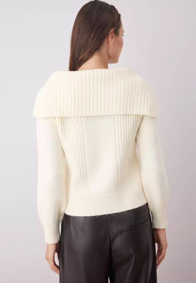Ecru Soft Texture Turn-Down Collar Knitwear Sweater Twoaw26Kz00024