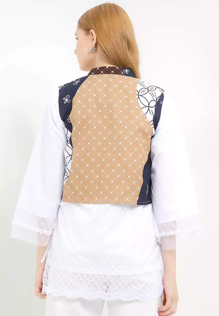 Outer Muslim Atasan Wanita Zahira White Lengan Panjang Batik Dobby