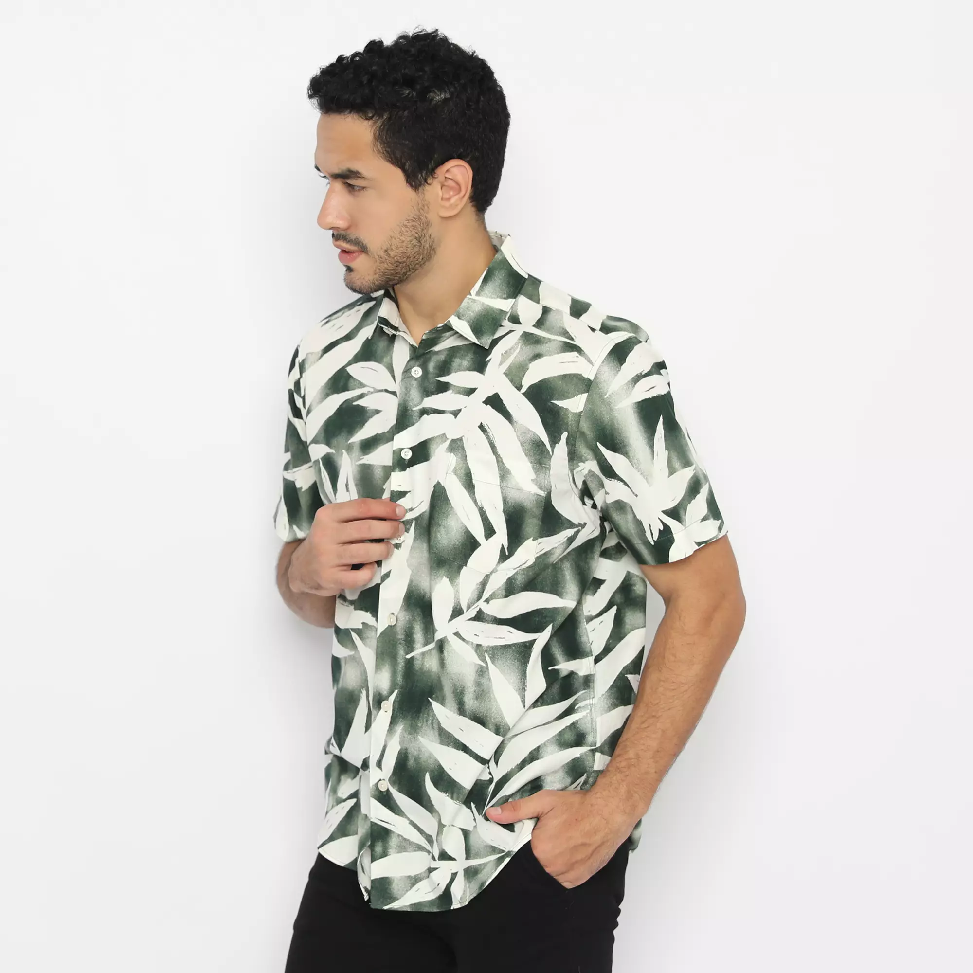 (LAST CALL) Platini Kemeja Motif Hawai Pria Lengan Pendek Katun Hijau 73277