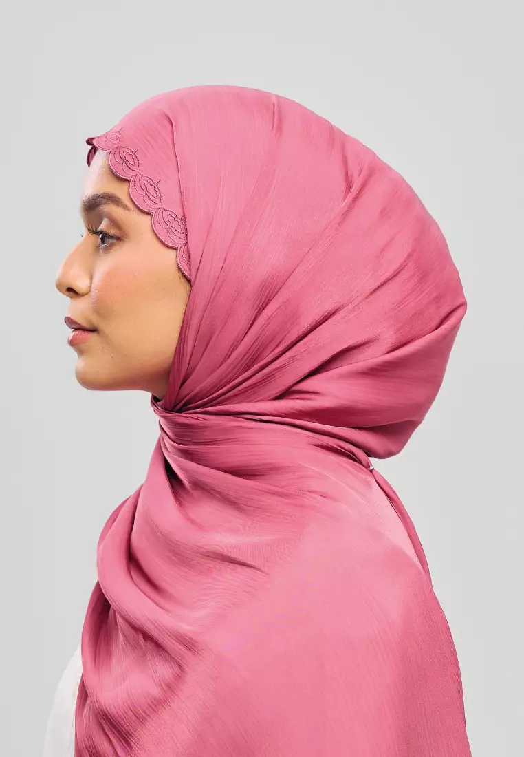 Sulam Wau Cendana Scarf in Manggis Maroon