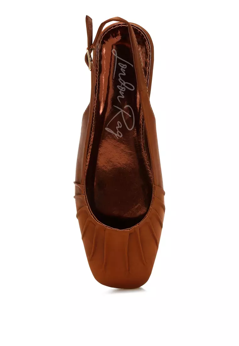 Sepatu Flat Ujung Persegi Satin Warna Cokelat