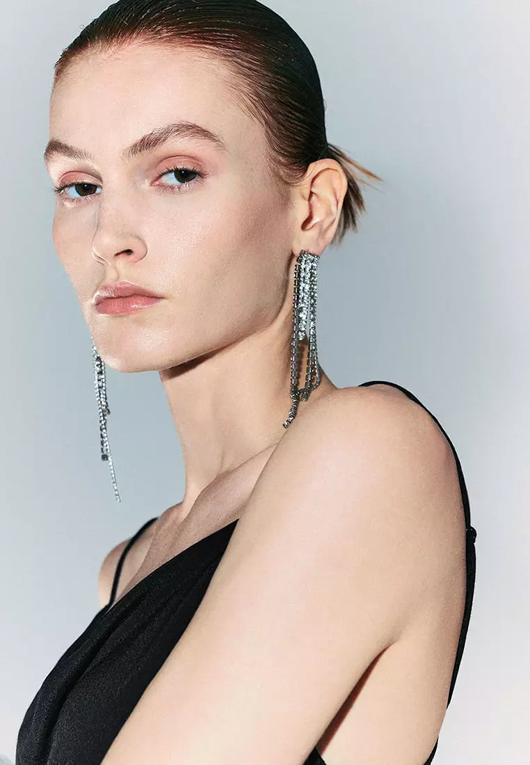 UR秋季新款女装时尚魅力氛围感流苏吊带连衣裙UWG740158