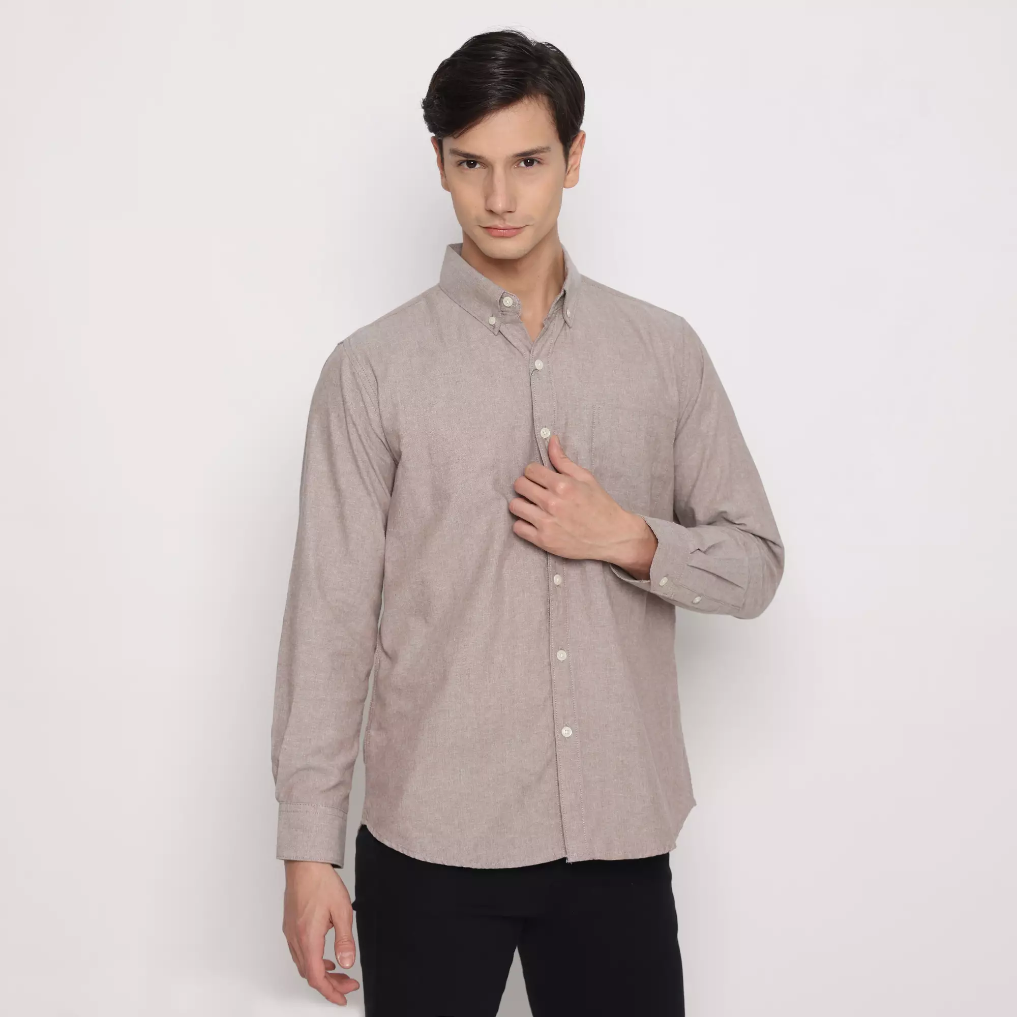 Platini Kemeja Pria Polos Lengan Panjang Katun Oxford Coklat Muda 11069