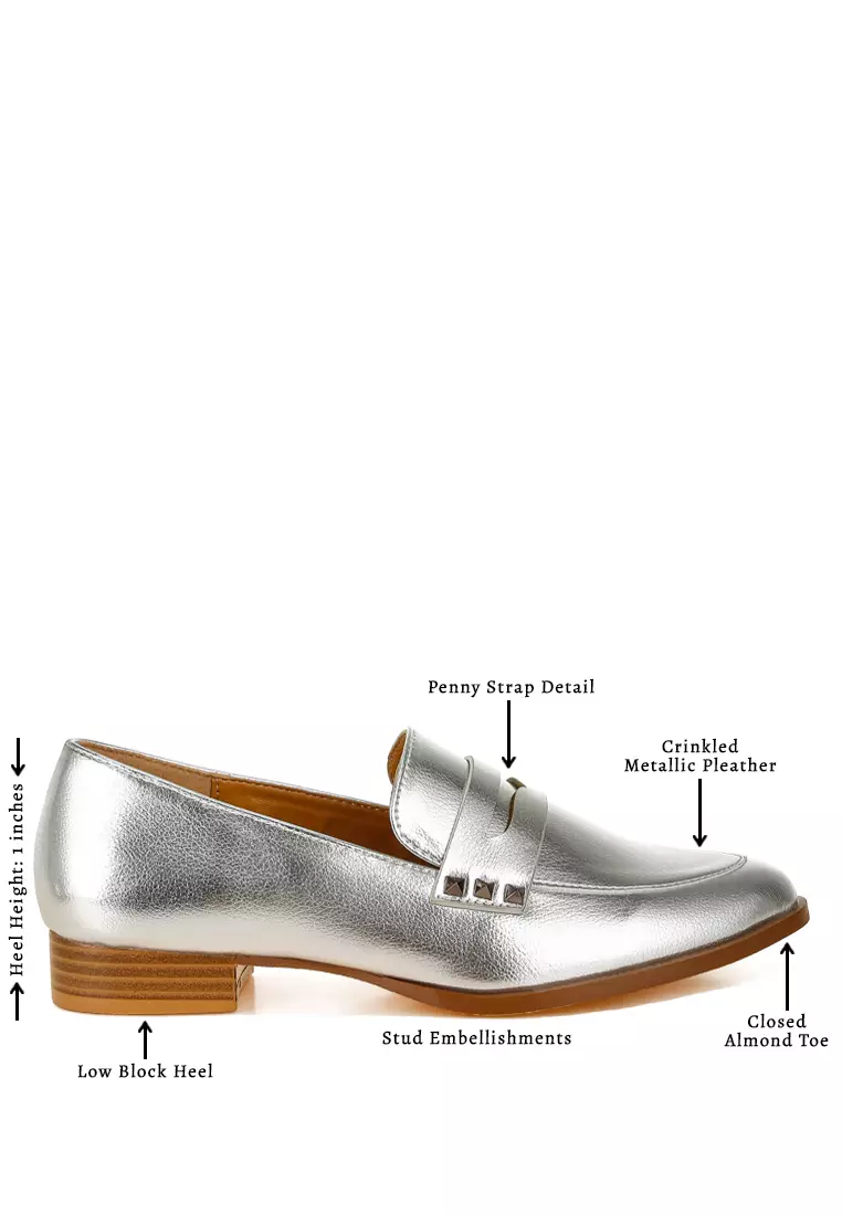 Sepatu Loafer Metalik Penny Strap dalam Warna Perak