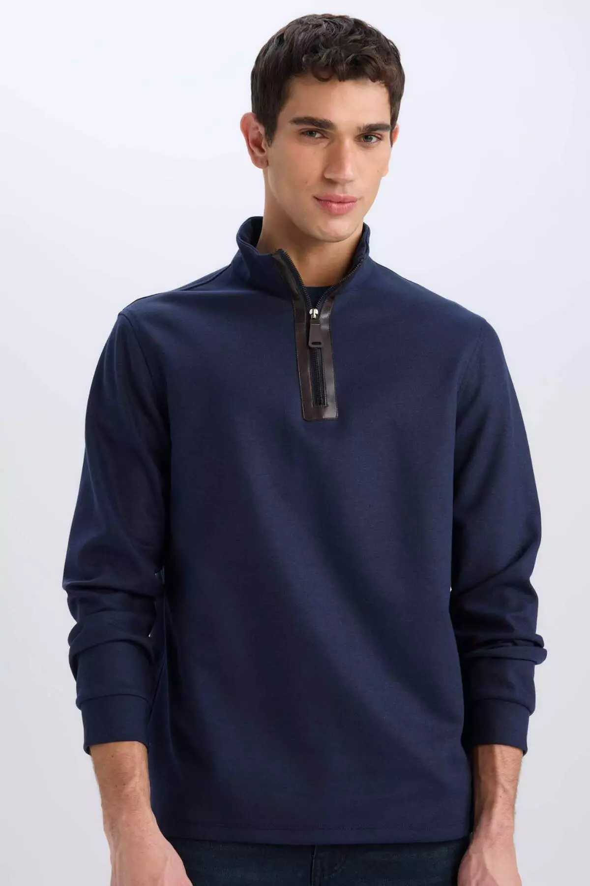 Inverted Stand Collar Half Zip Basic Sweatshirt D7226Ax25Sp