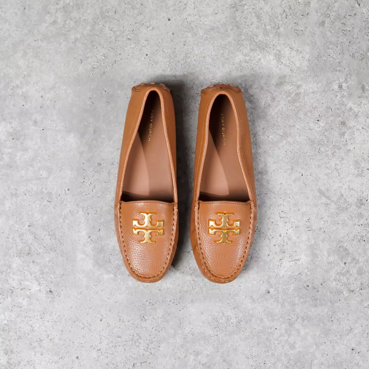 Sepatu TORY BURCH EVERLY DRIVER DOT CAMEL LEATHER LOAFER 100% ORIGINAL