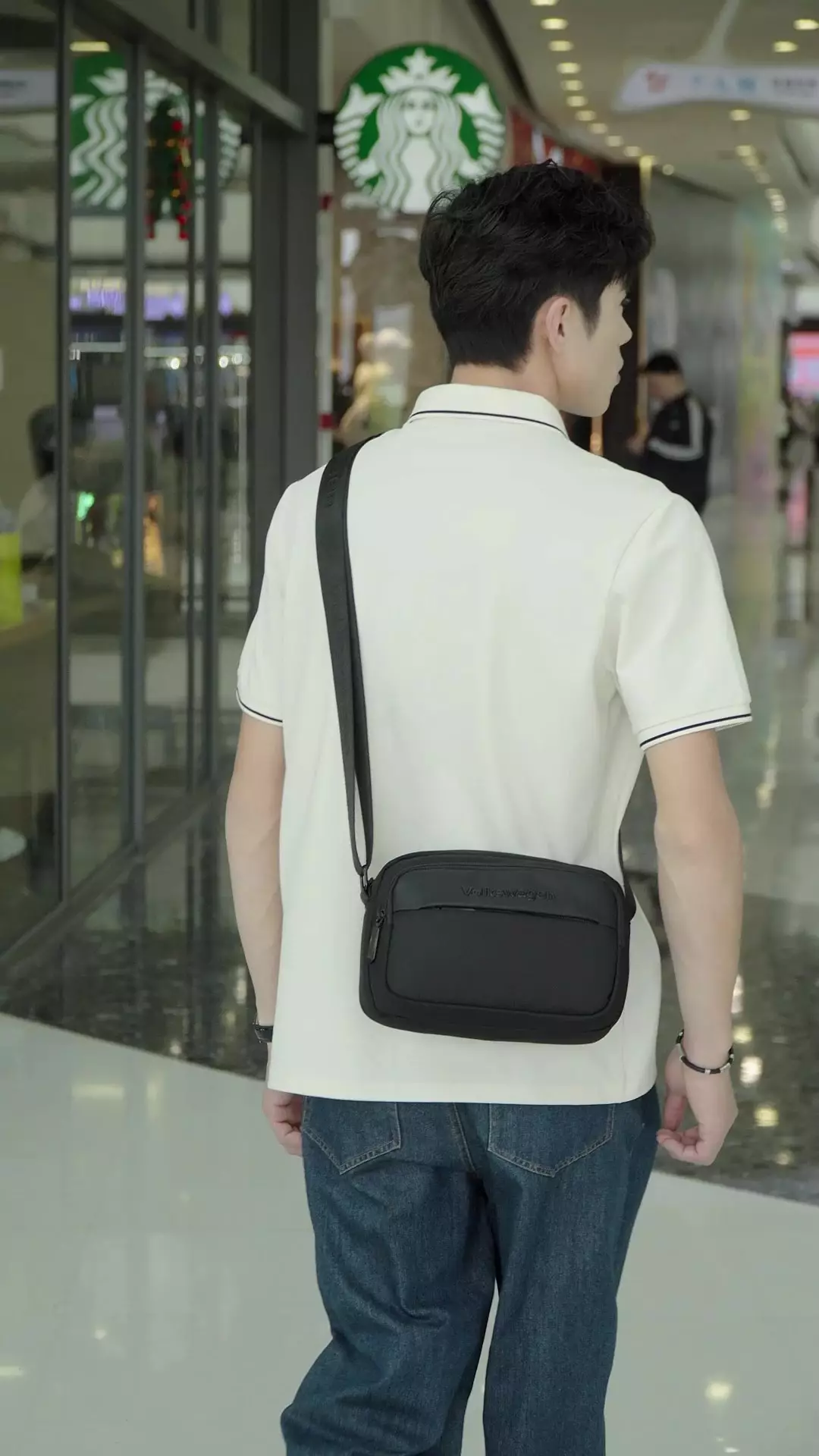 Men's Sling bag - Hitam