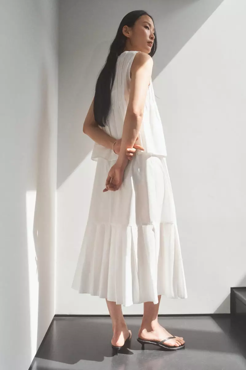 Pintucked cotton top