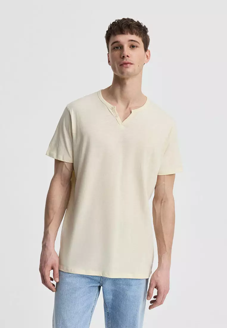 Men's Henley neck T-shirt