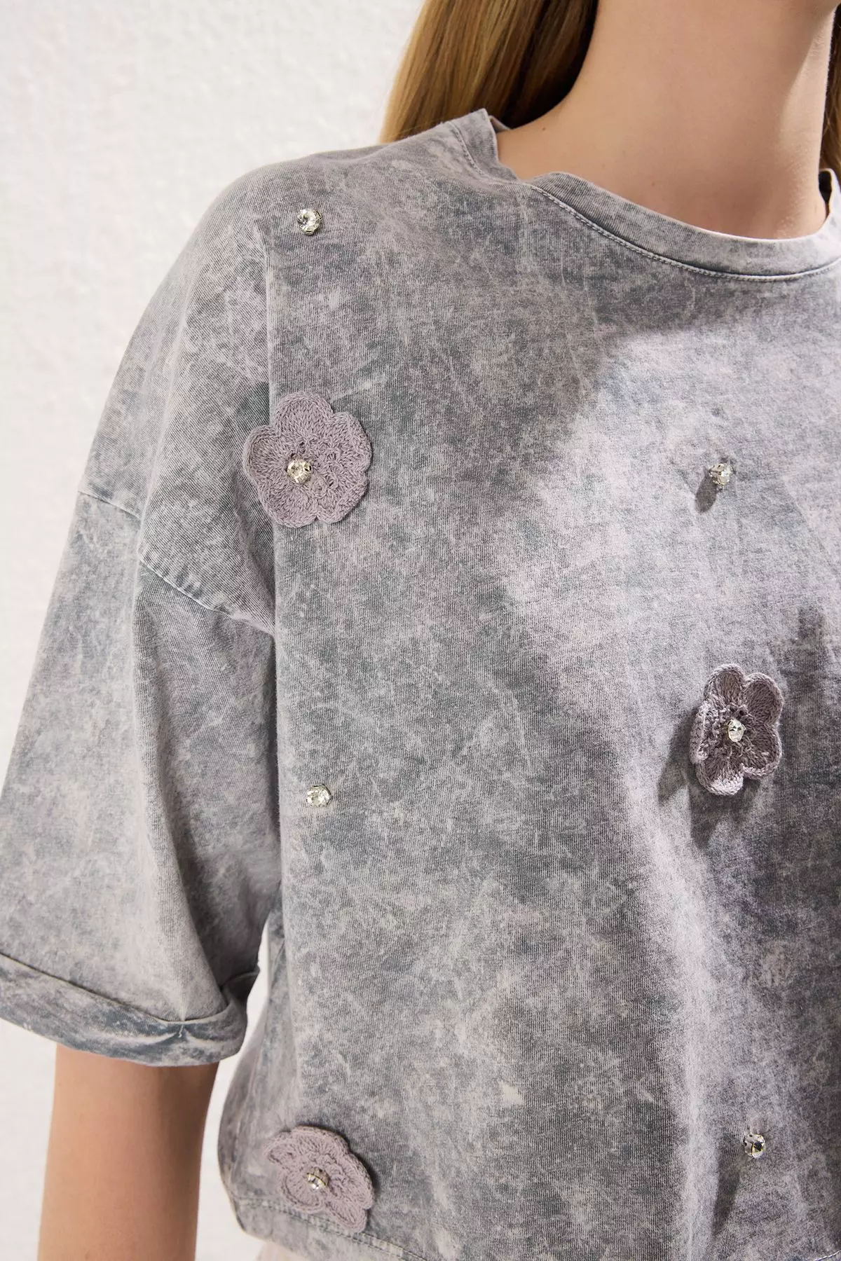 Grey Washed Floral Relaxed/Comfortable Crop Knit T-Shirt TWOSS25TS00131