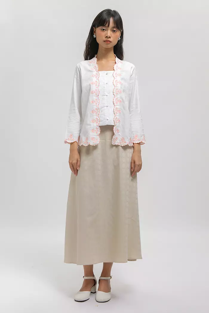 COTTONINK - Atasan Blouse Wanita Latika Putih #Archipelago2025