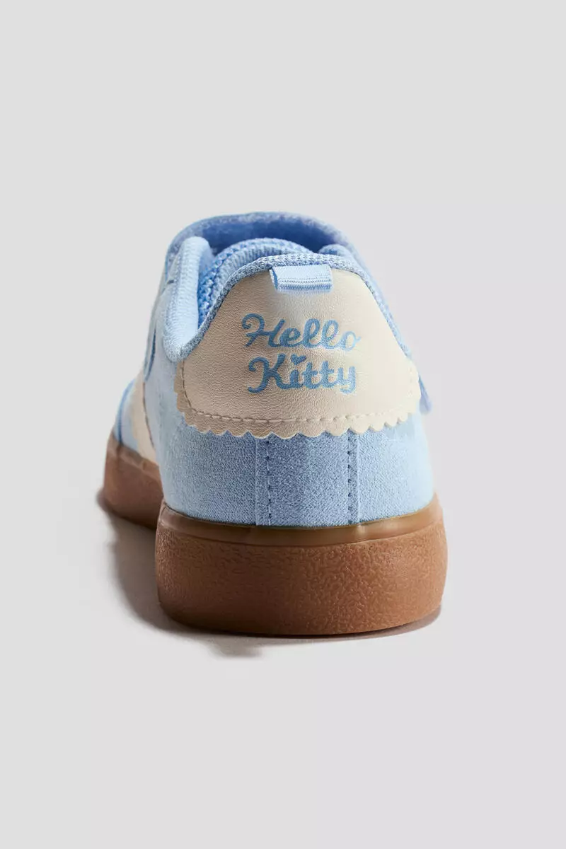 Motif-detail trainers