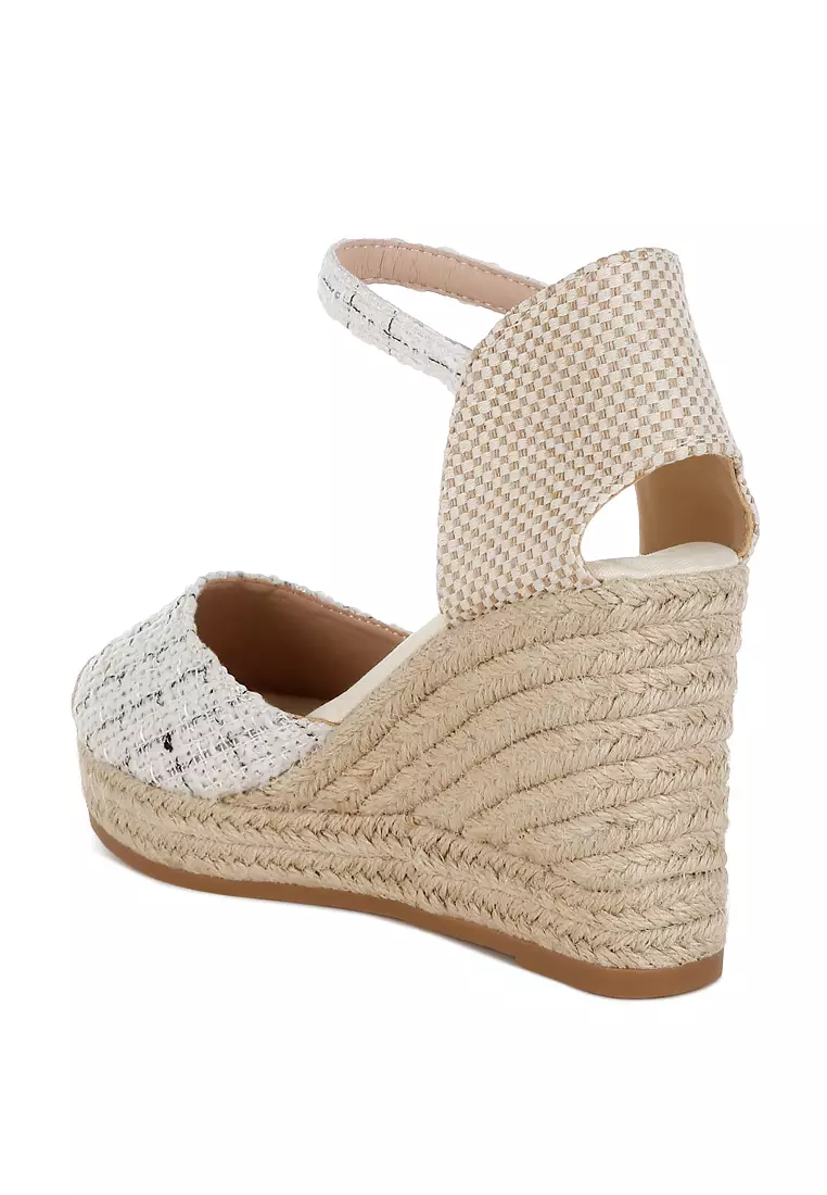 Sepatu wedges tenun ujung bulat dari bahan tweed berwarna putih