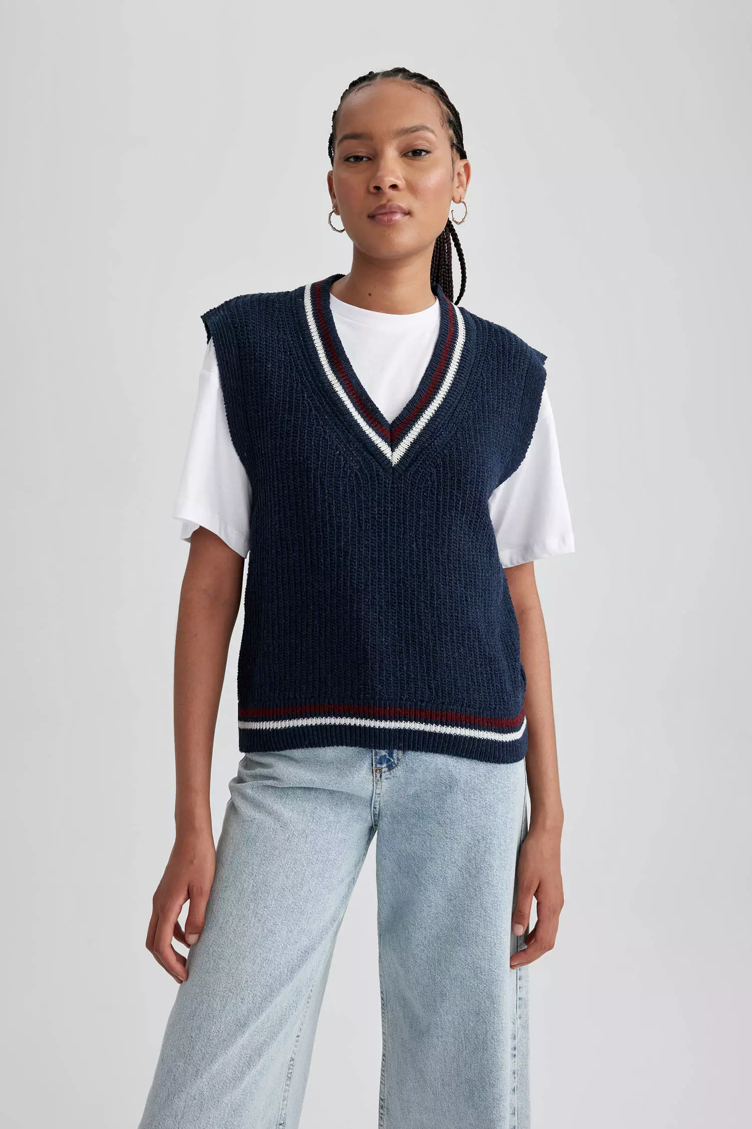 V neck clearance vest