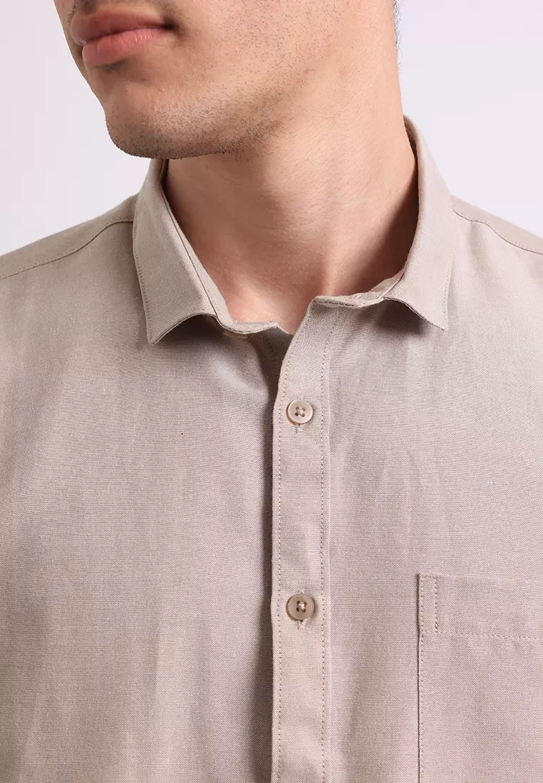 Manzone Kemeja Lengan Pendek Pria Slim Fit Kobe - Beige