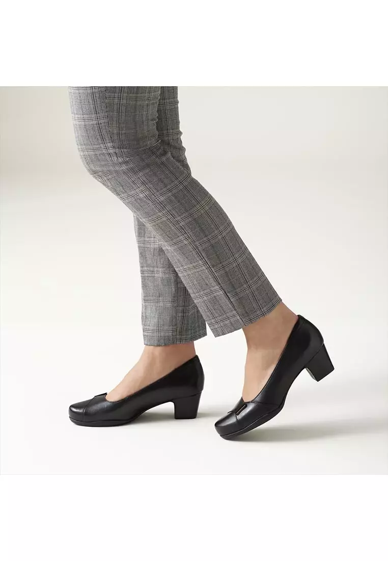 Womens Rosalyn Belle Slip on Shoes Black Leather - Wide Fit