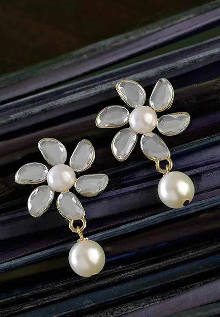 White Flower Petals Pearl Earrings