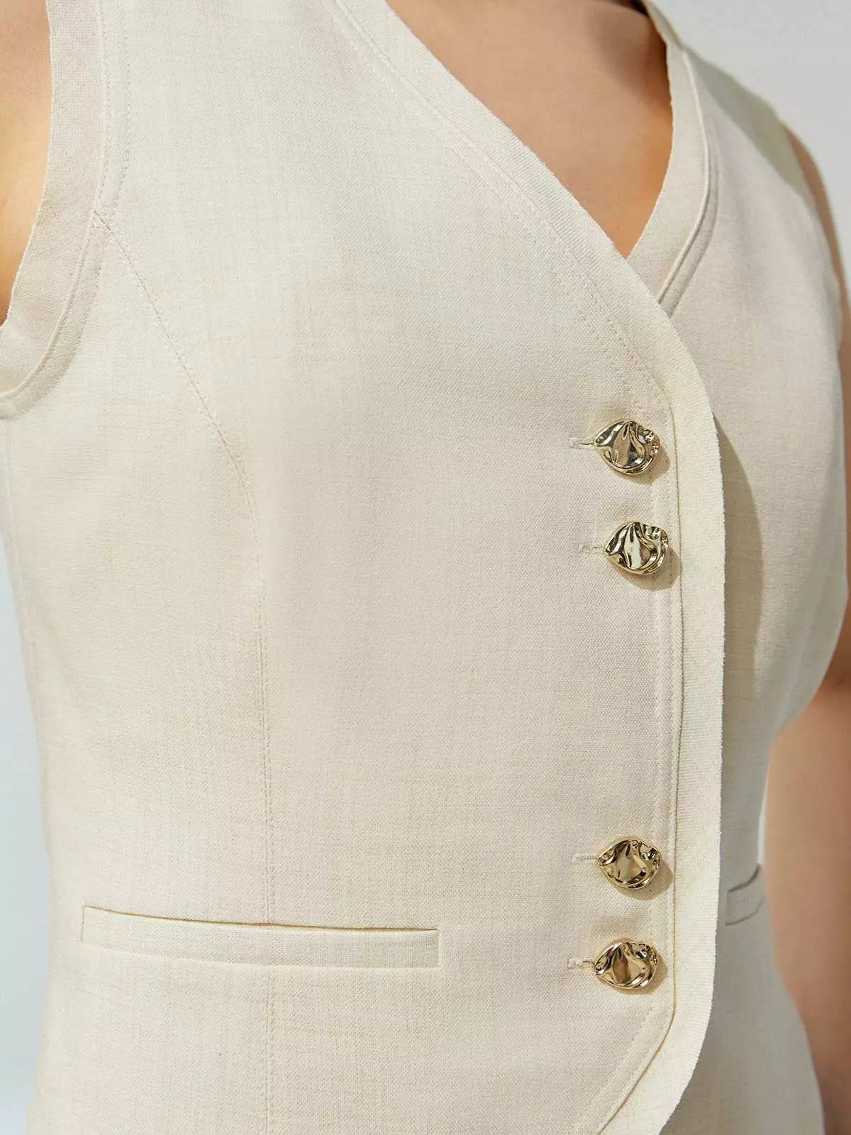 Four Buttons Up Vest - Cream
