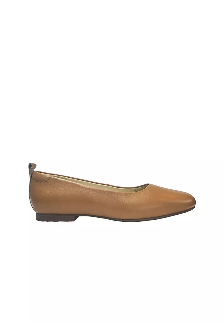 SHELLEY Square Toe Flat Camel
