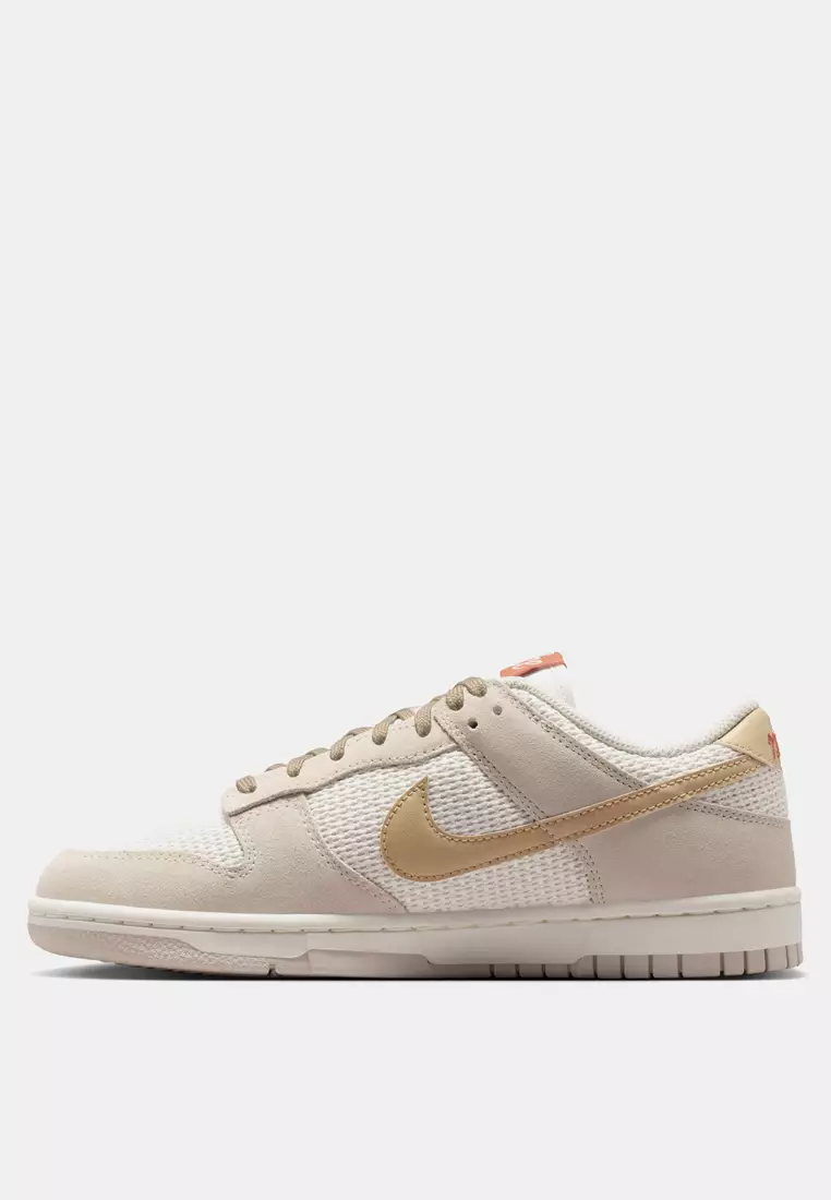 Dunk Low SE Women's Shoes