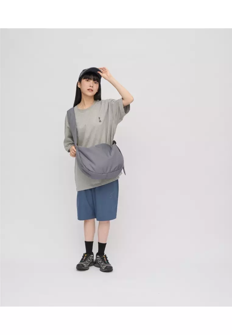 Plain-me  灰色闊帶雲朵半月包(中)