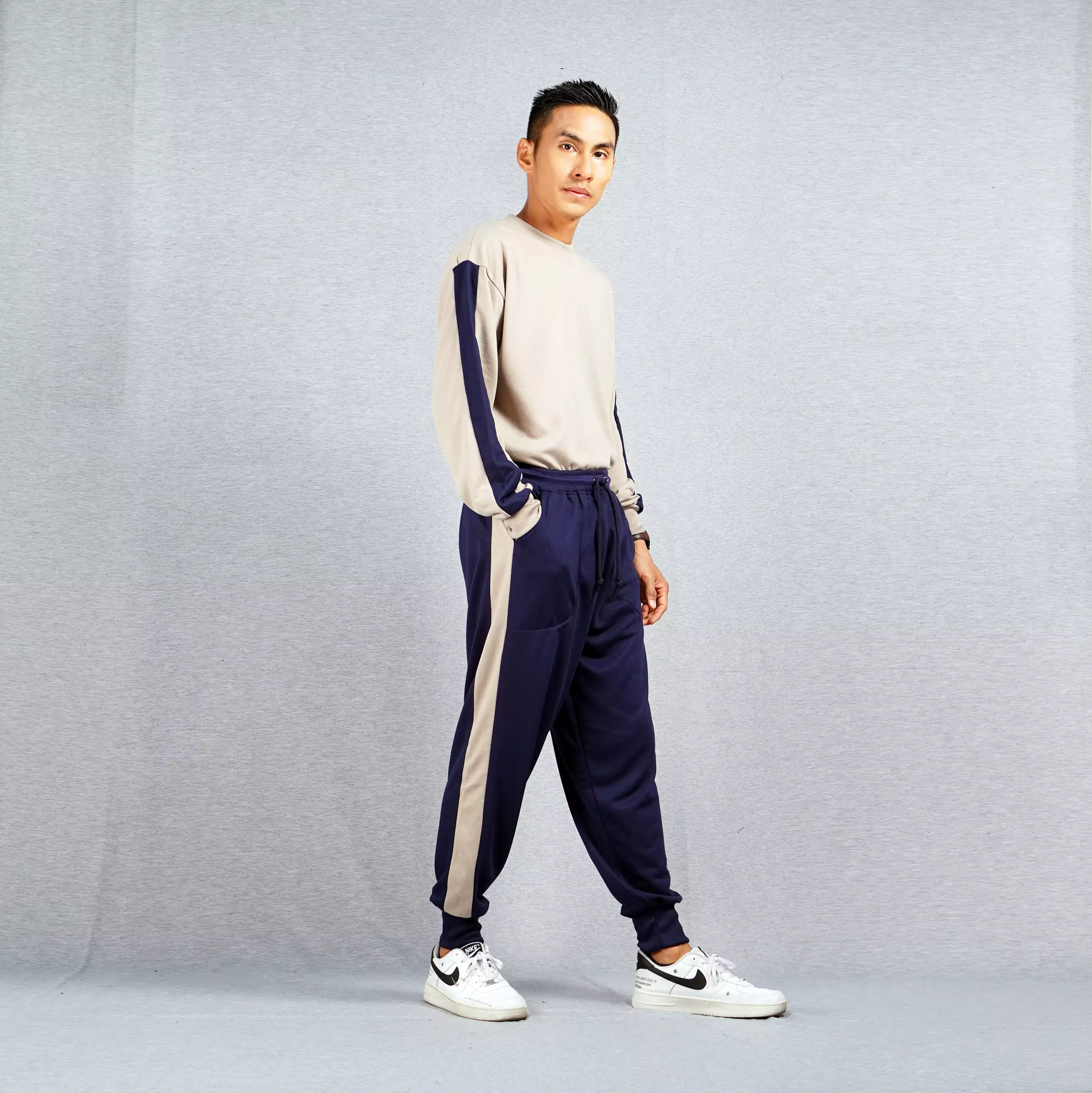 Sweater Lengan Panjang Pria Crewneck Pria Sweatshirt Pria Long Sleeve Sweater - KREM
