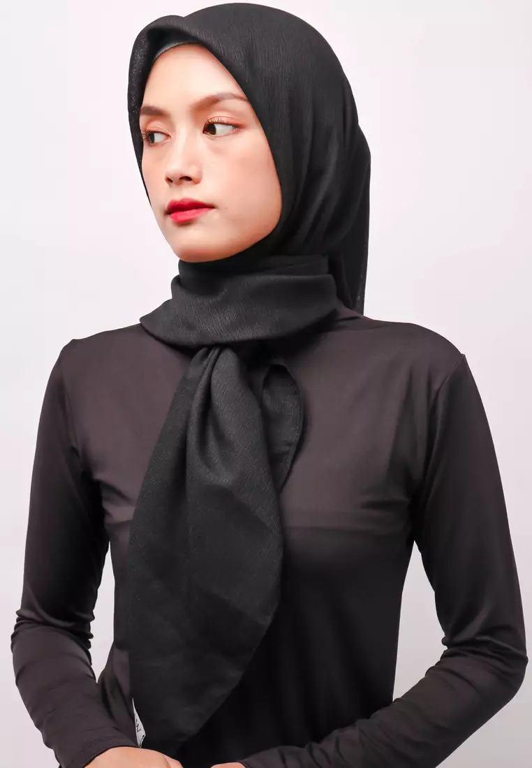 DH055 Falencia Hijab Segiempat Hitam