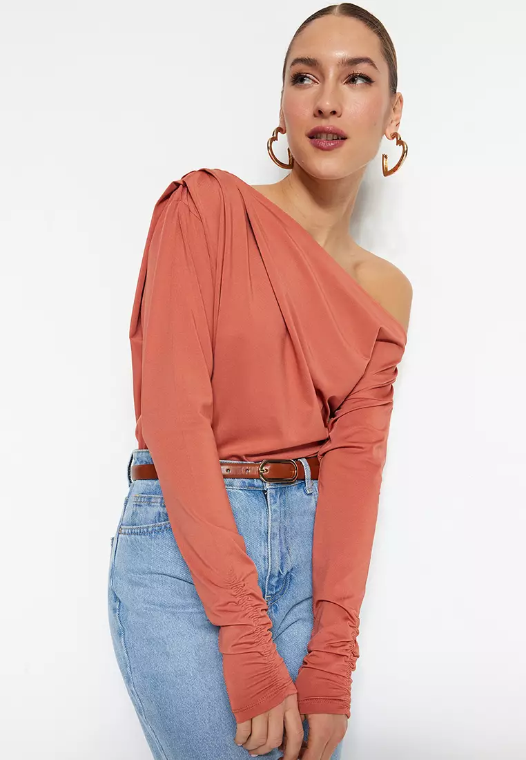 Asymmetrical Flowy Knitted Blouse