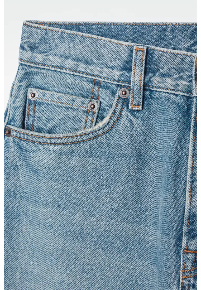 COLUMN STRAIGHT-LEG JEANS
