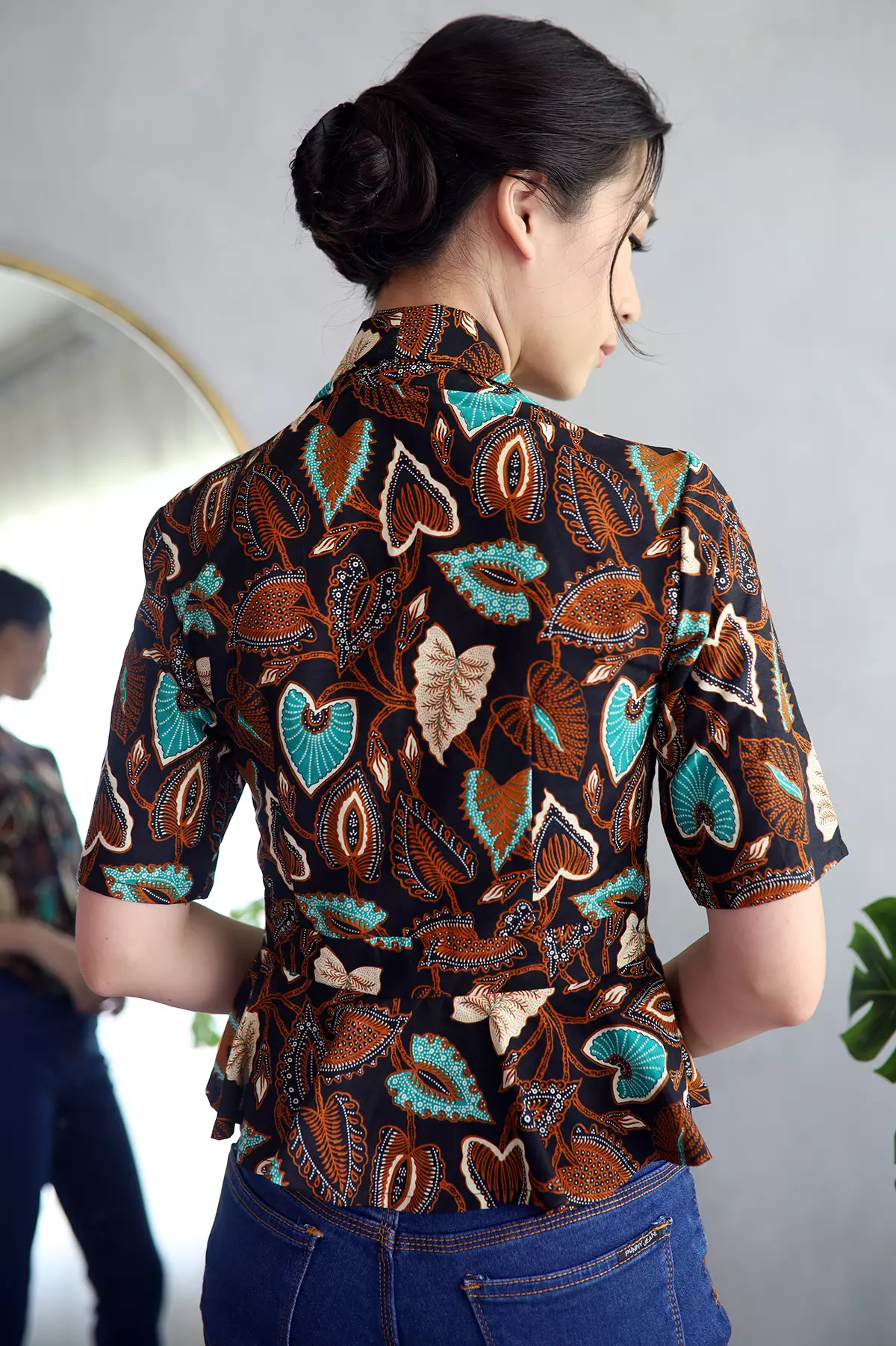 Kuncup Daun Hijau Kebaya