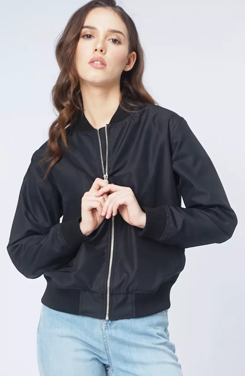 Jaket Wanita Alyssa Black