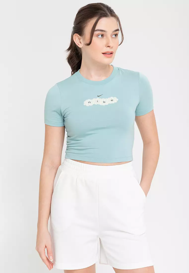 White cropped store nike shirt