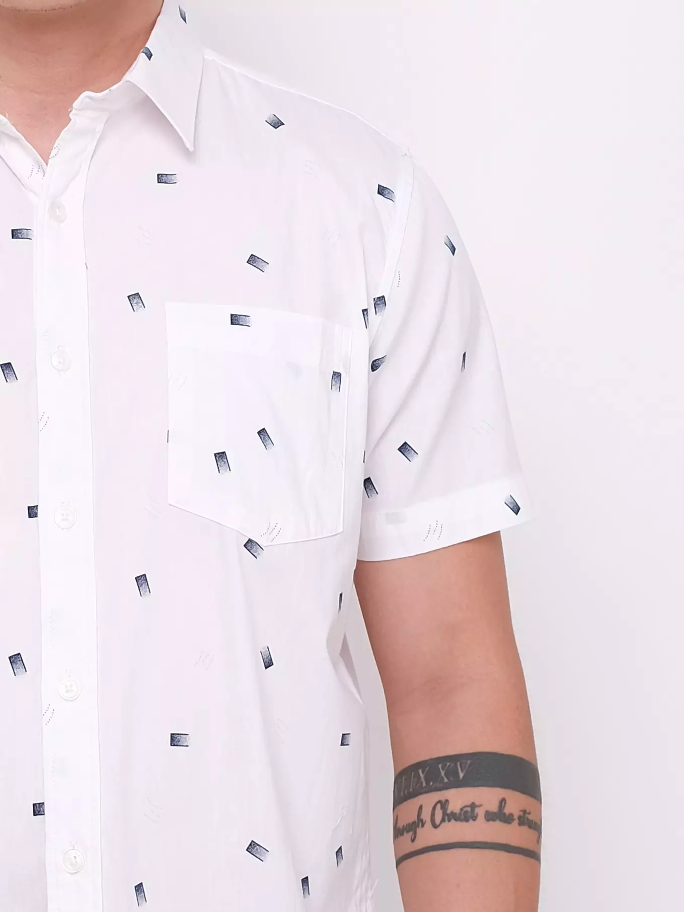 Kemeja Lengan Pendek Putih Motif Kotak Kecil 16883