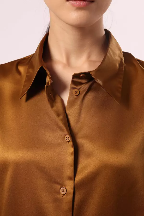 MINIMAL - Nourra - Kemeja Satin Relaxed Fit - Dark Olive Colour Olive_Dark