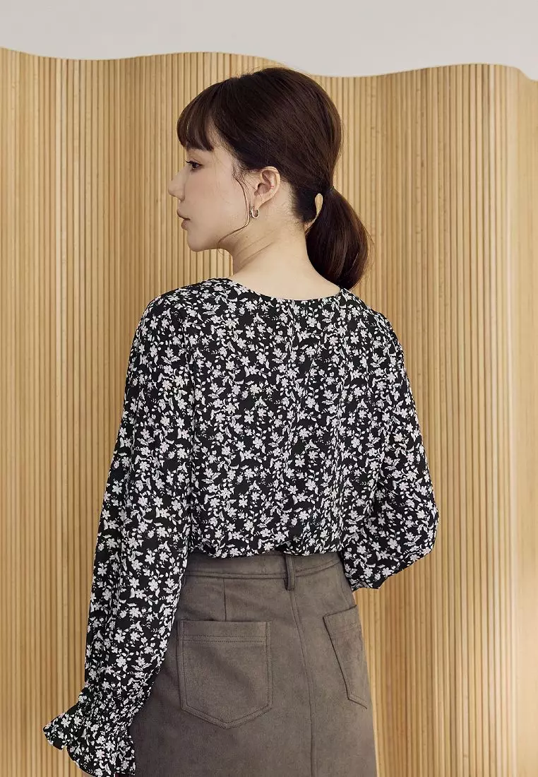 V領碎花傘襬荷葉袖雪紡上衣《AB16518》