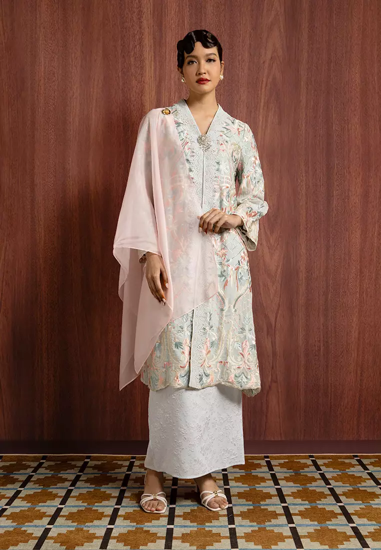 SARA EMBROIDERY KEBARUNG SET WITH SHAWL
