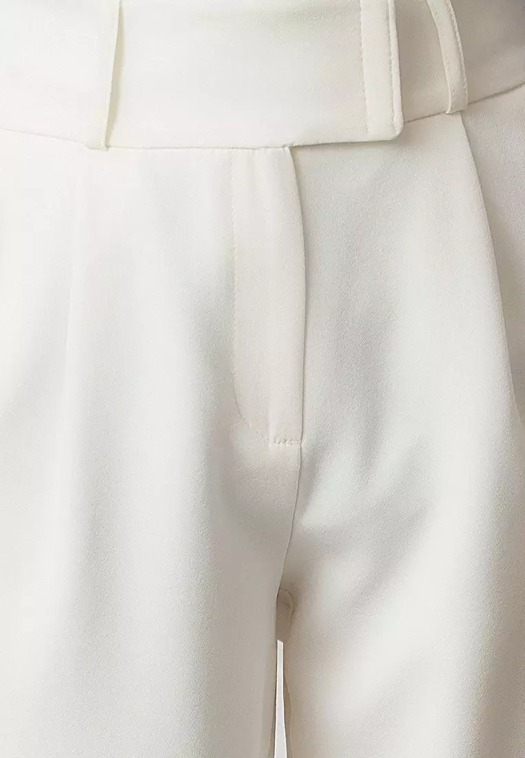White Waist Detailed Straight Cut Woven Fabric Trousers TWOAW25PL00038