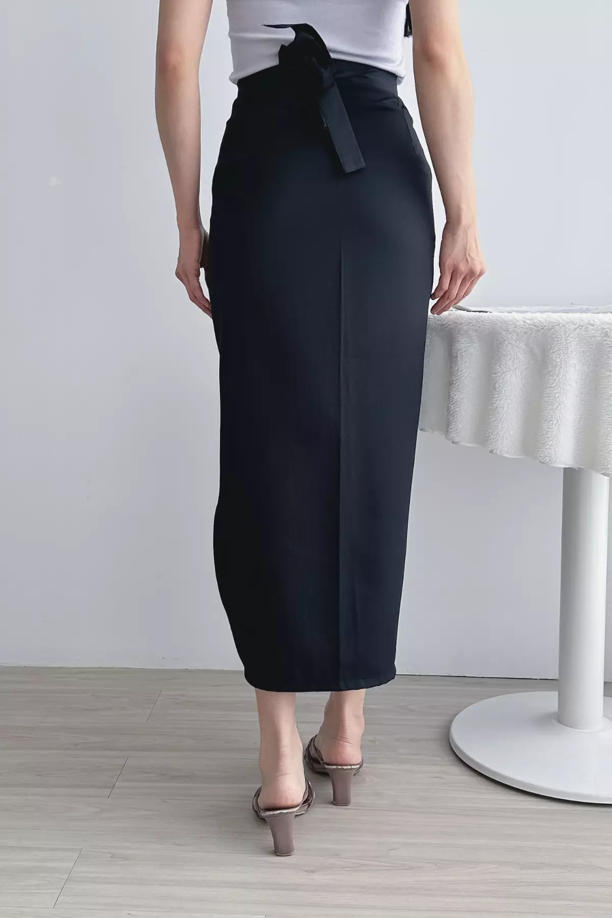 Andhika Plain Black Sarong Rok Lilit Hitam