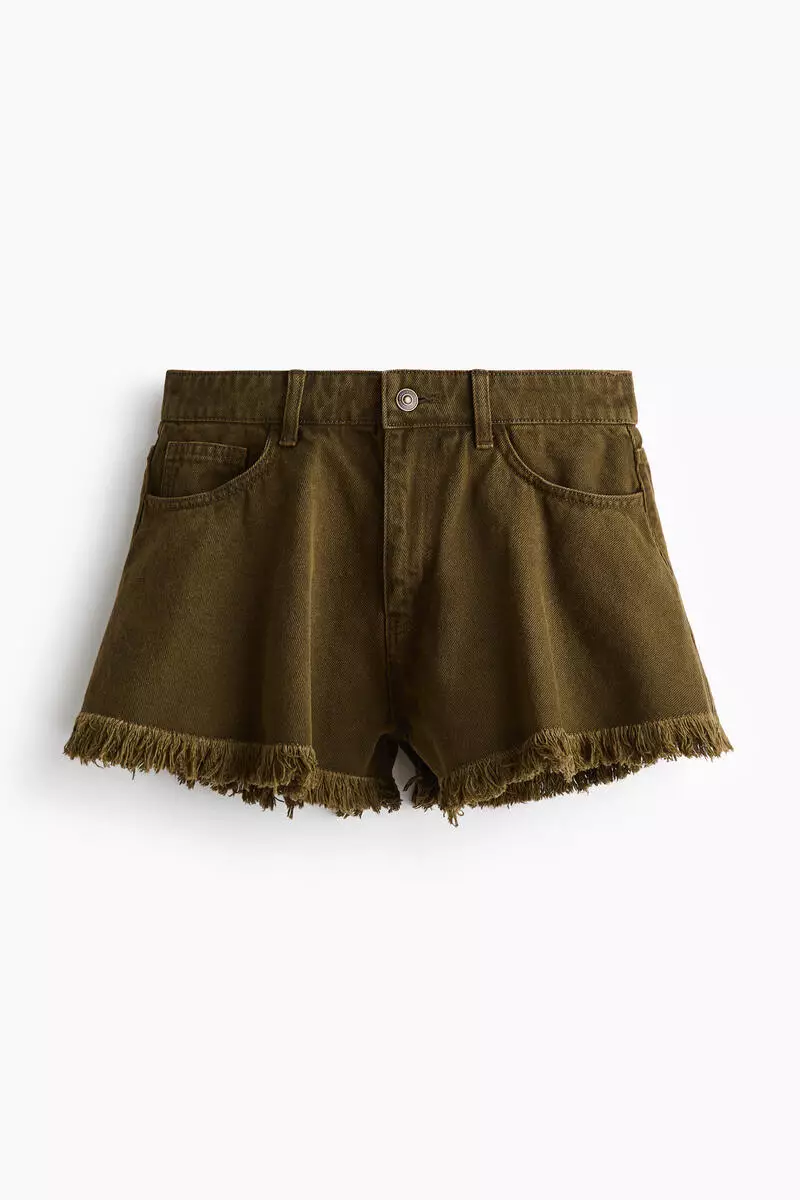 Frayed denim shorts