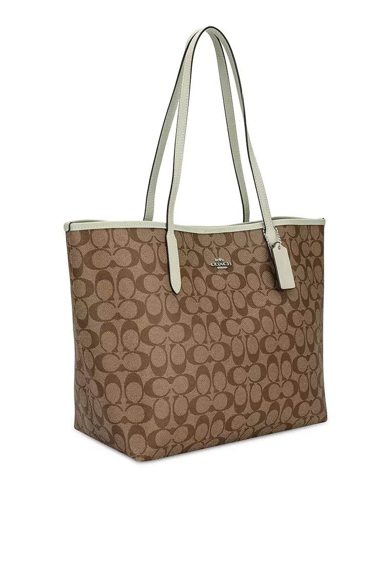 Coach logo best sale tote bag