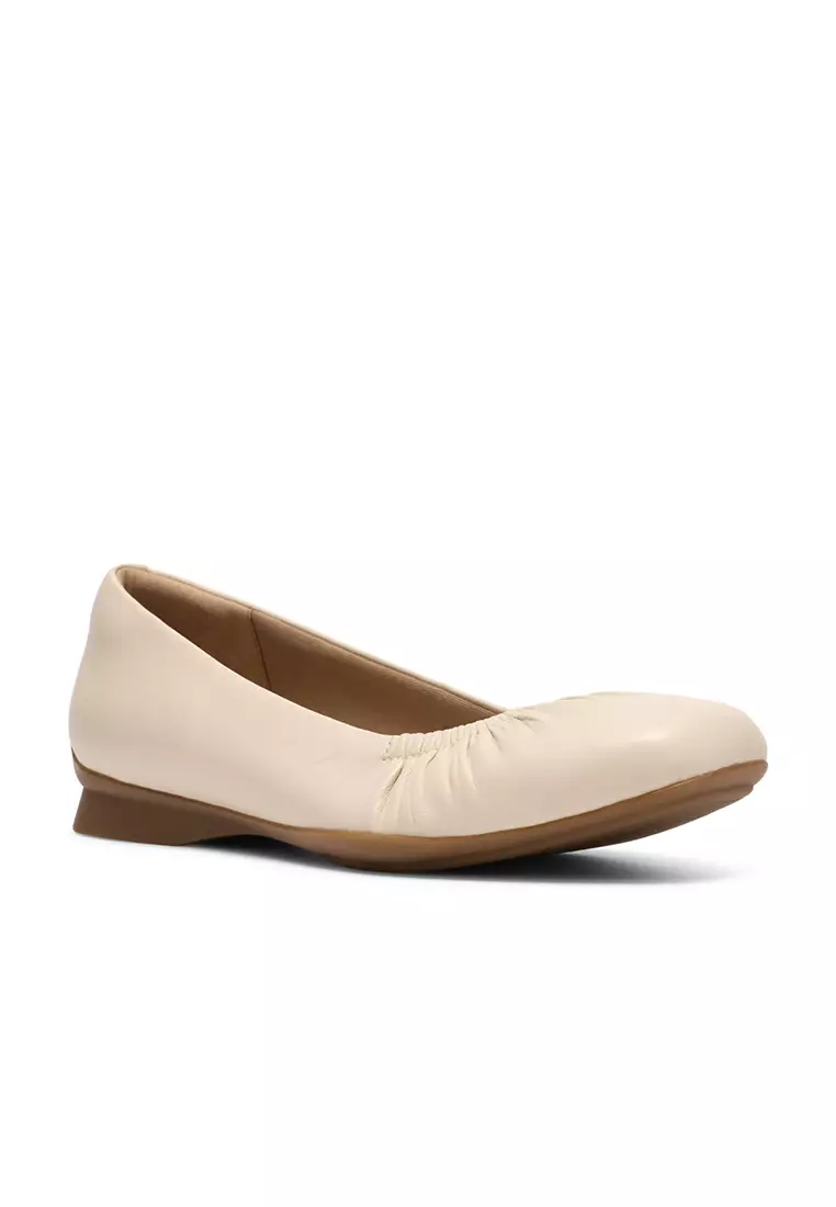 Womens Jazmynn Lo Ballerina - Cream Leather