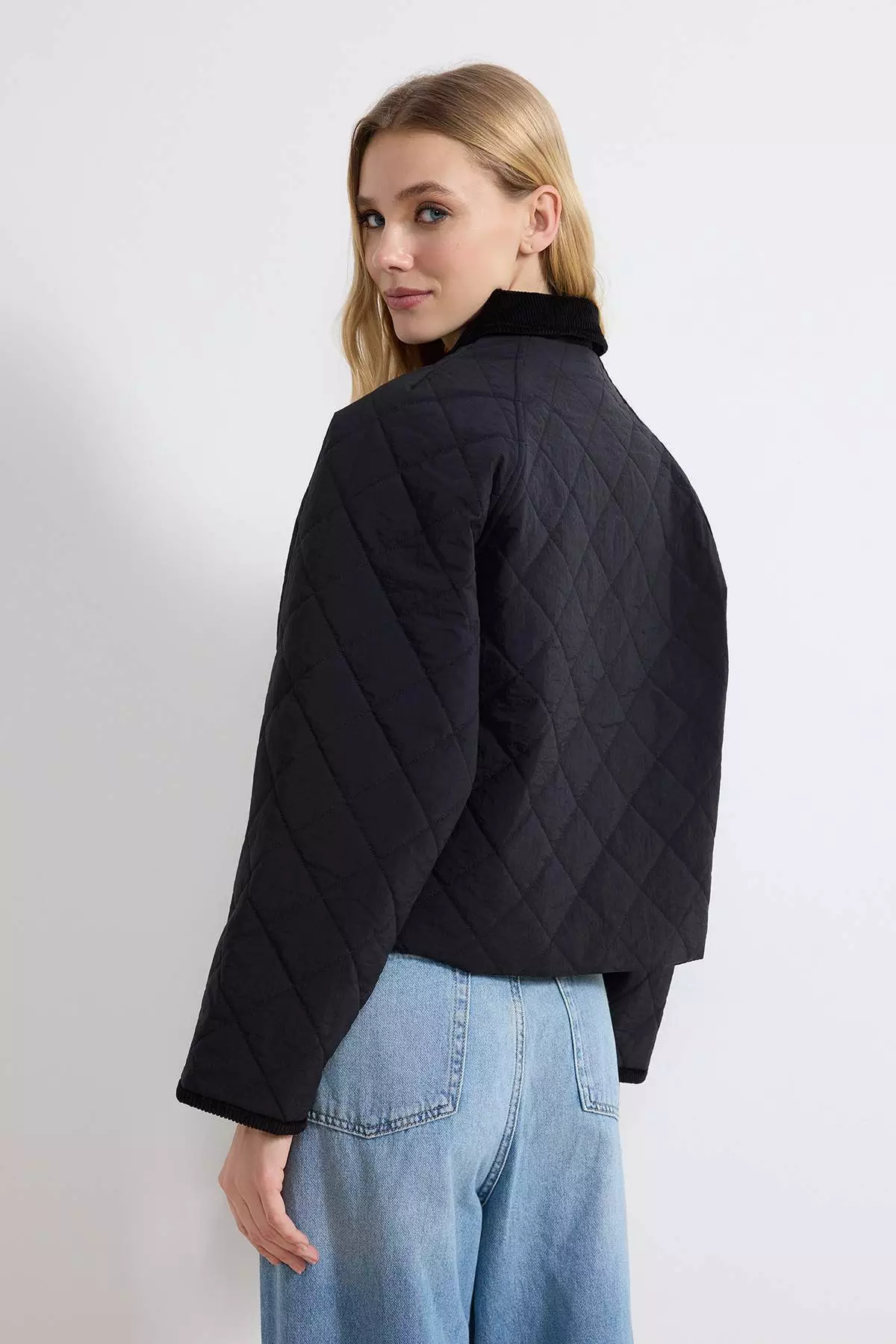 Black Oversize Quilted Velvet Collar Detailed Seasonal Coat Twoss26Mo24
