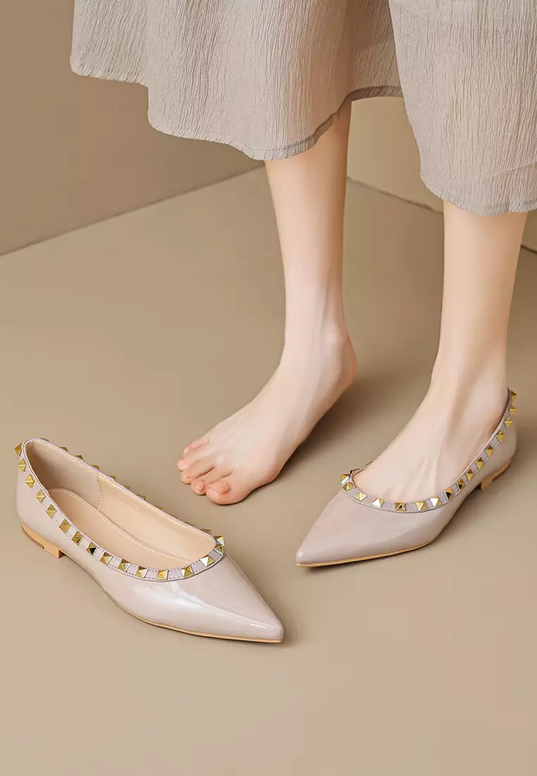 Pointed Rivets Microfiber Leather Flat Shoes WW2023-32