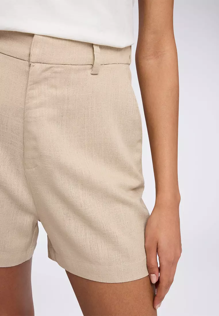 Woman Short Pants