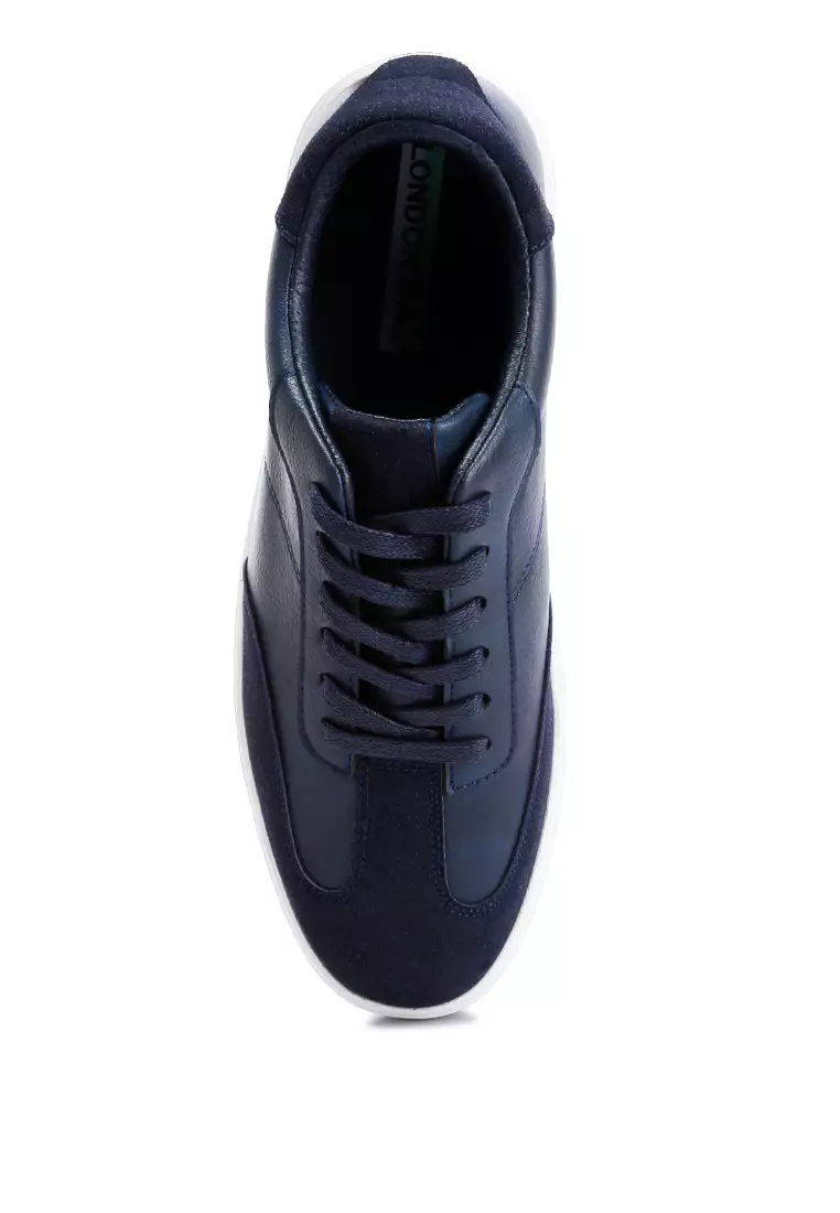 Contrasting Sole Men's Sneakers in Navy