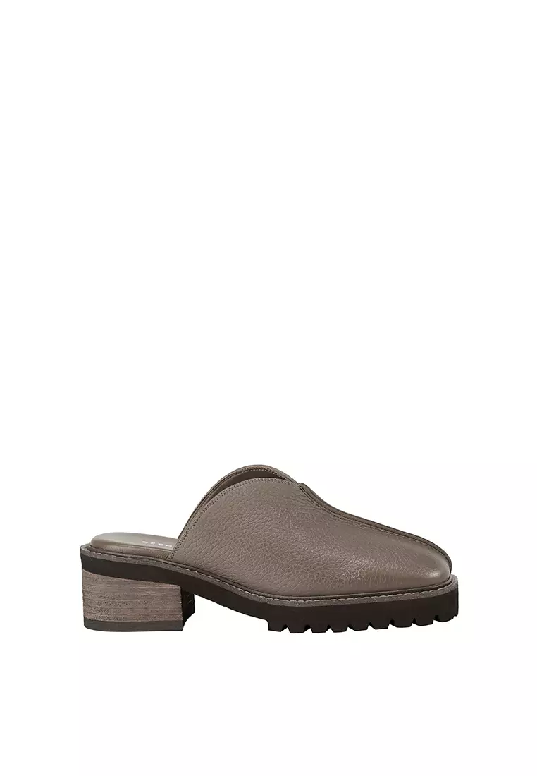 Discount on Beracamy  shoes - SKU: Beracamy V-Seam Balloon Block Heel Clog - Grey