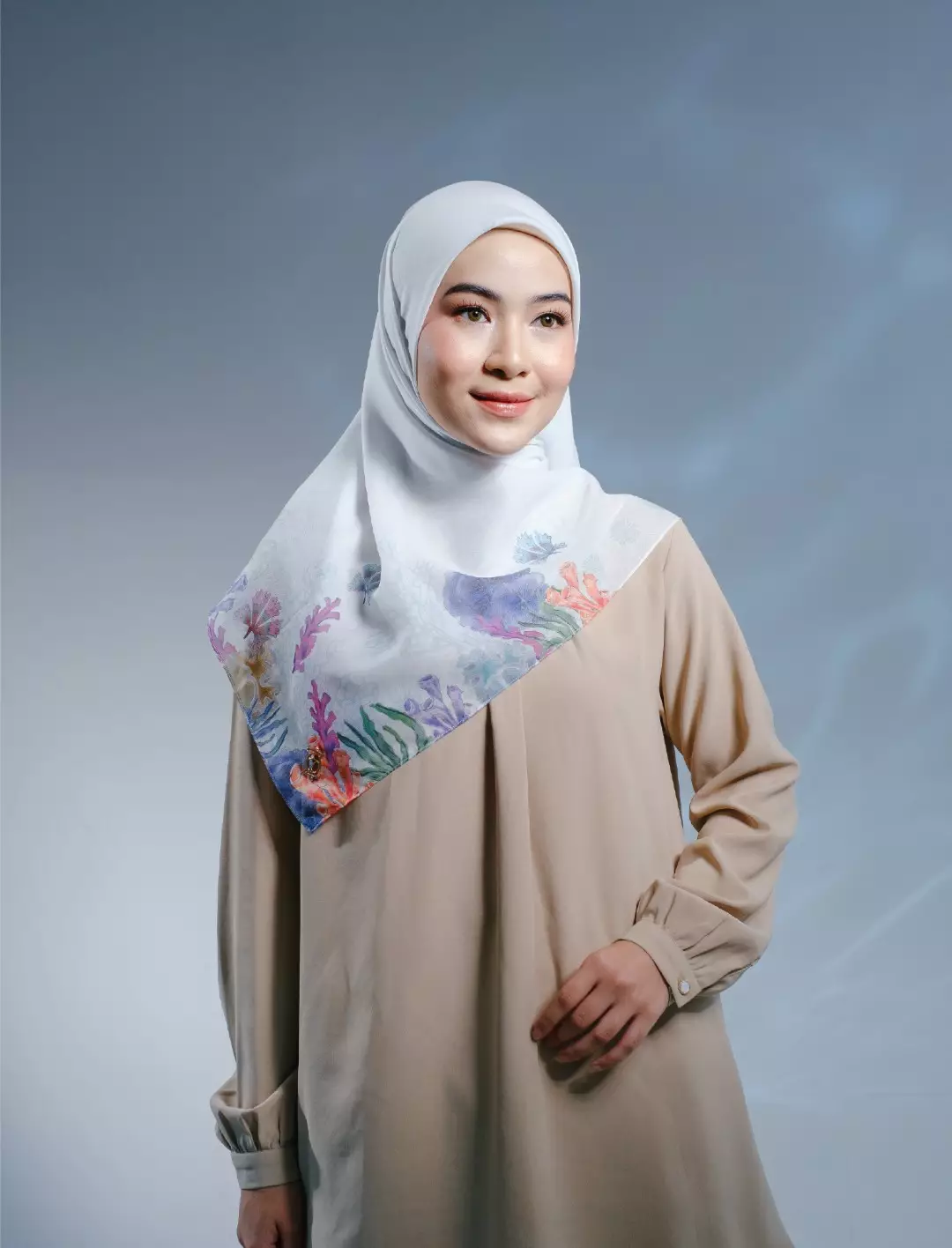 CASPIA Scarf Offwhite - Kerudung Hijab Segiempat Motif With BOX - Bahan Nesla - Ukuran 115x115