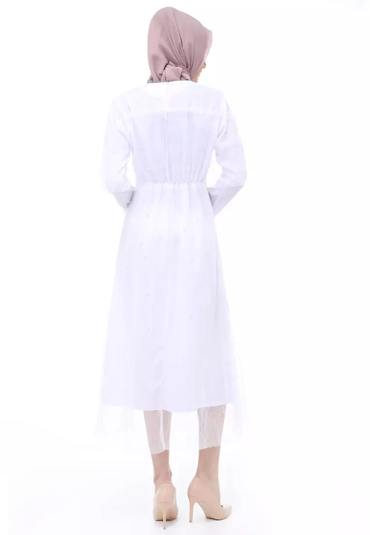 Riany Gamis Brukat Muslimah Wanita Motif Hiasan Long Dress Regular Fit - Putih