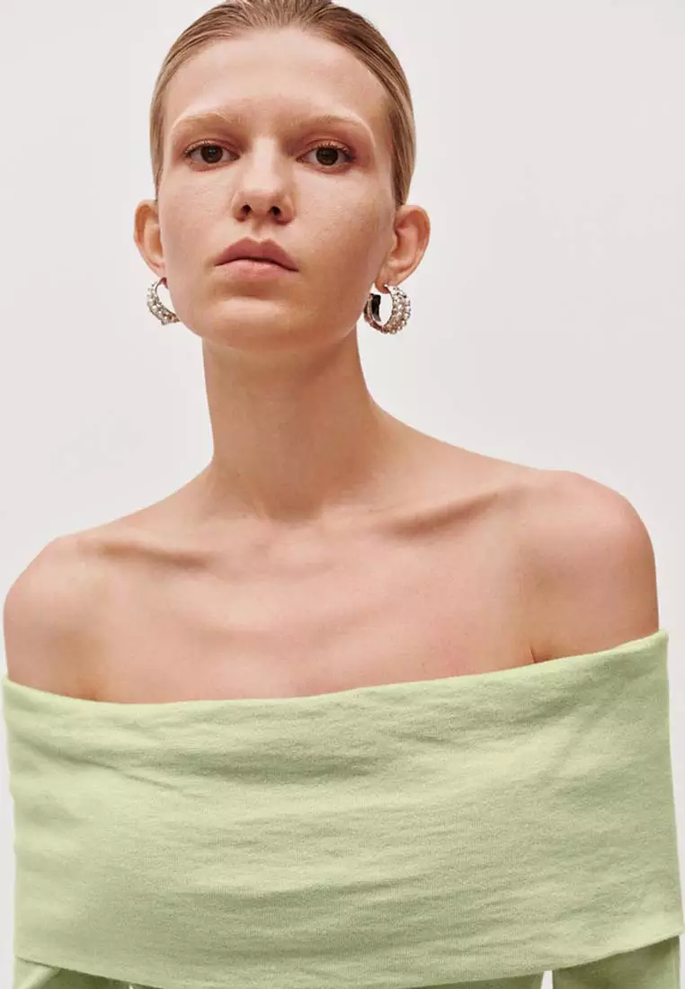 Draped Off-Shoulder Fine Knit Long Sleeve Slim Fit Top